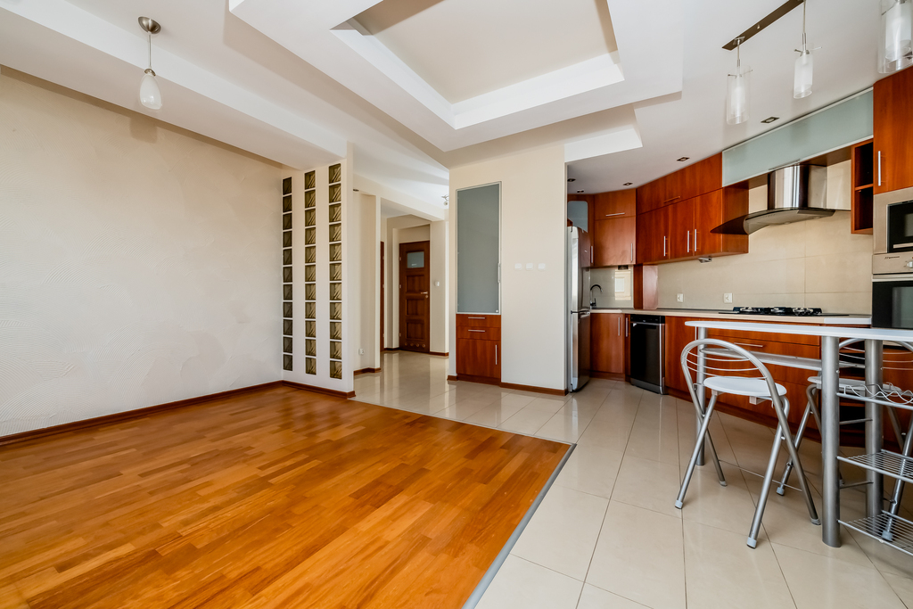 Przestronne Mieszkanie W Cenionej Lokalizacji