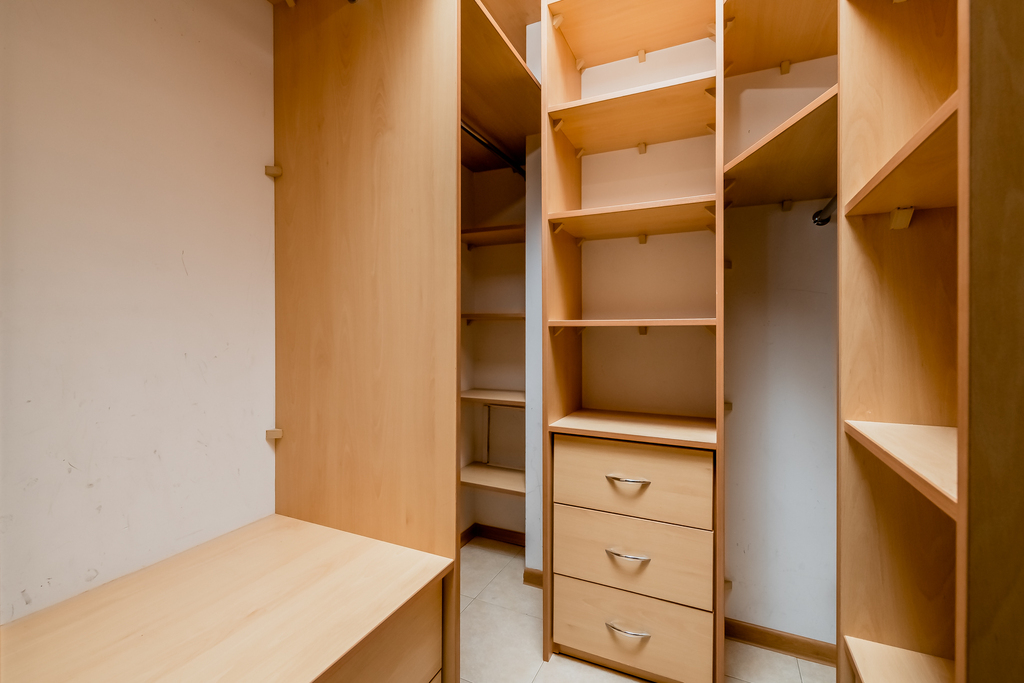 Przestronne Mieszkanie W Cenionej Lokalizacji