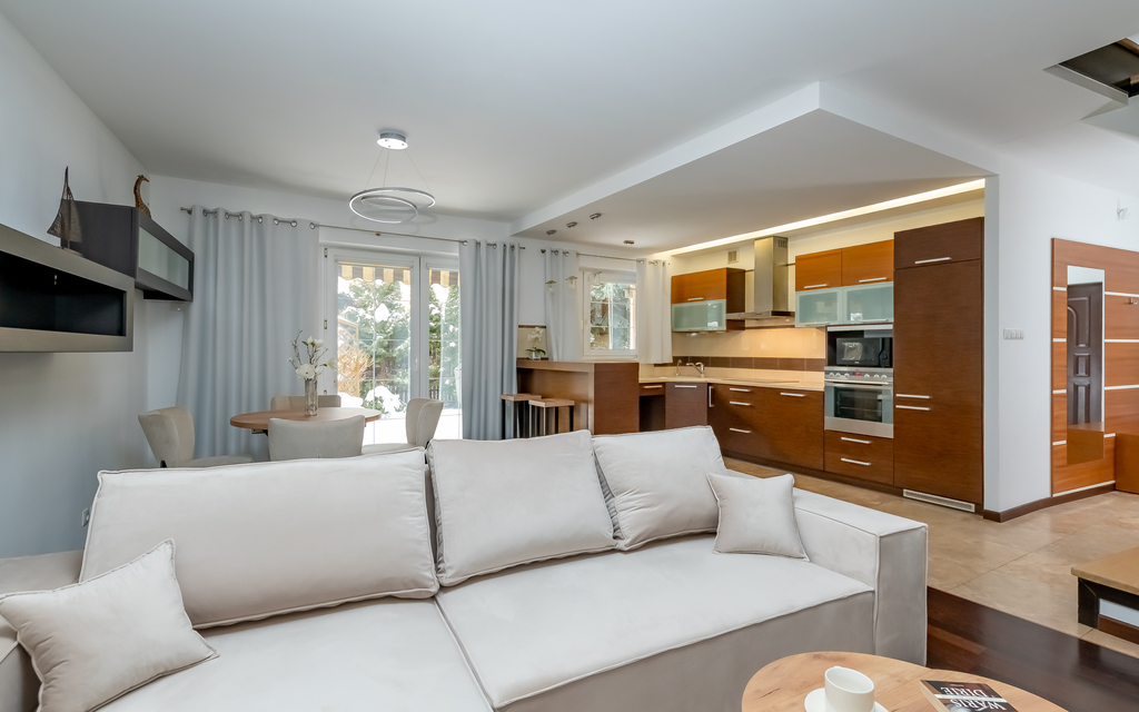 Skrajny Segment Z Duszą – Wyjątkowy Dom Z Ogrodem