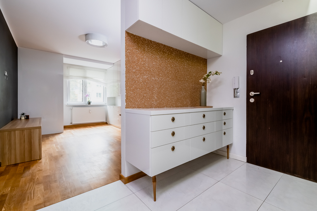 Dwustronne Mieszkanie W świetnej Lokalizacji