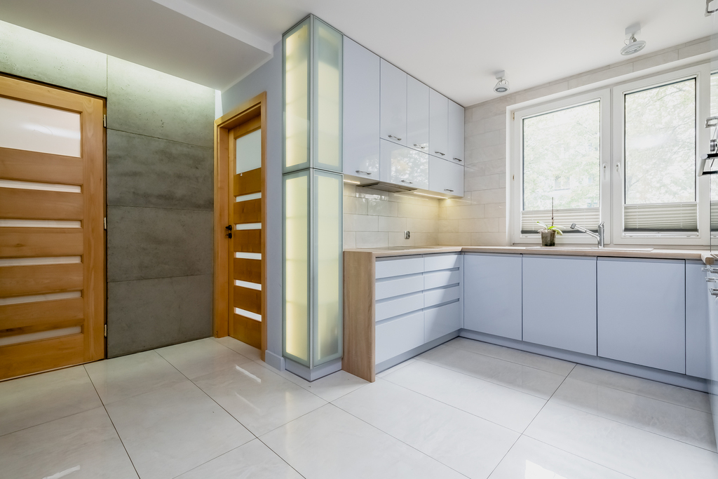 Dwustronne Mieszkanie W świetnej Lokalizacji