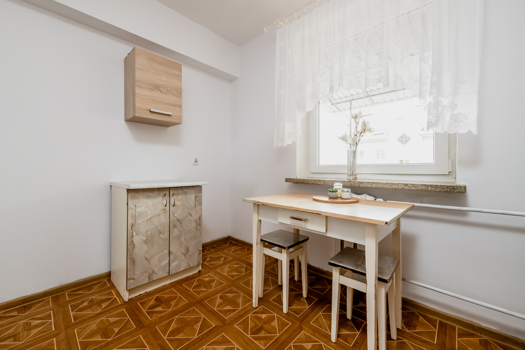 Dwustronne 2 Pokoje Z Oddzielną Kuchnią