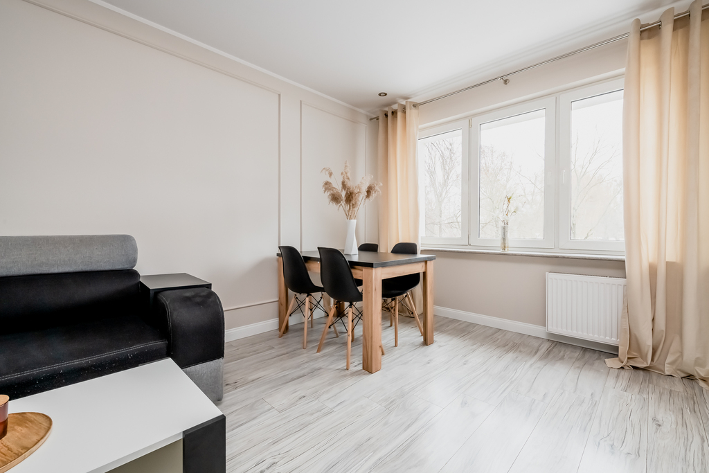 Przestronne 2 Pokoje Na Parterze | Antoniuk