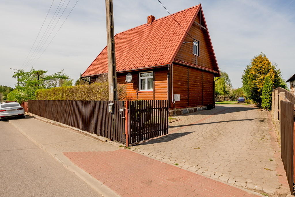 Klimatyczny Dom Z Dużą Działką Wśród Zieleni