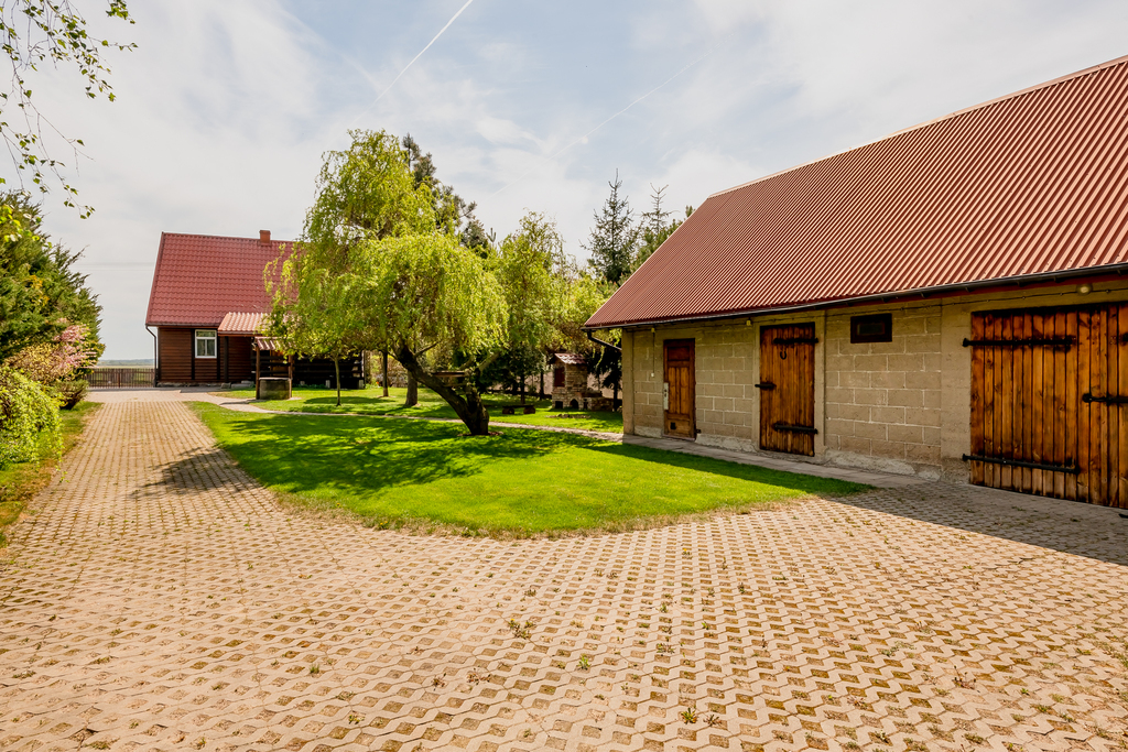 Klimatyczny Dom Z Dużą Działką Wśród Zieleni