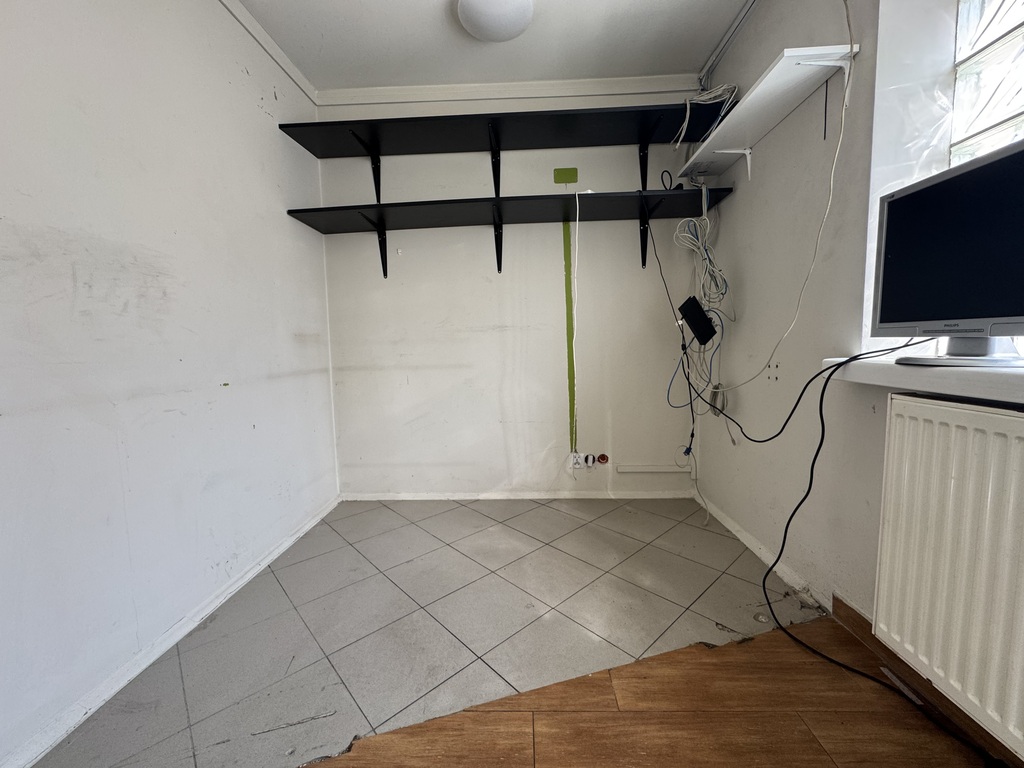 Lokal Na Parterze | Ruchliwa Ulica | Nowe Miasto