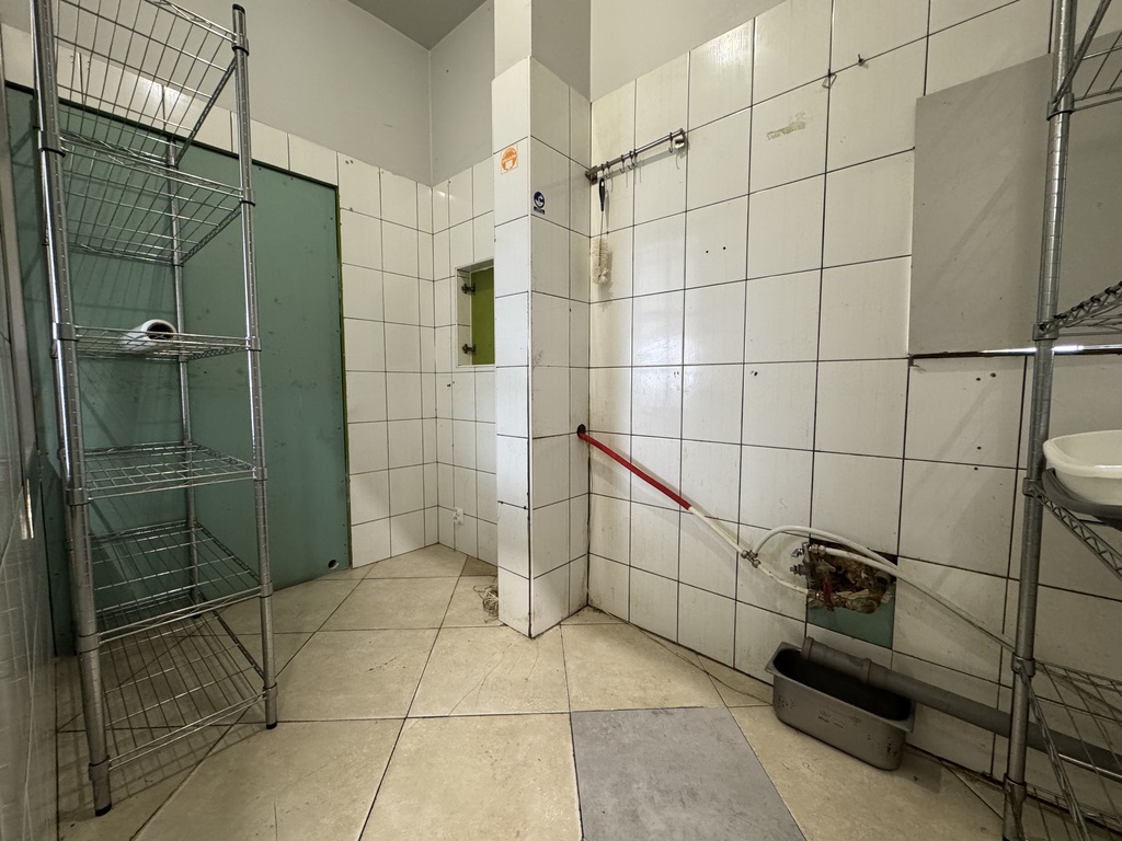 Lokal Na Parterze | Ruchliwa Ulica | Nowe Miasto
